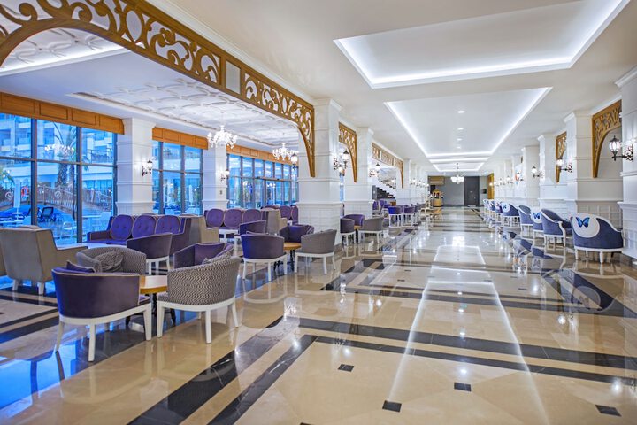 Entrance & Lobby