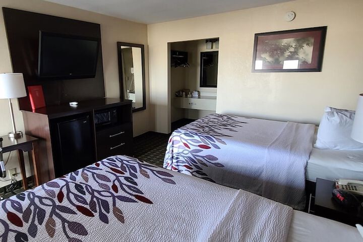 Deluxe 2 Double Beds (6 of 6)
