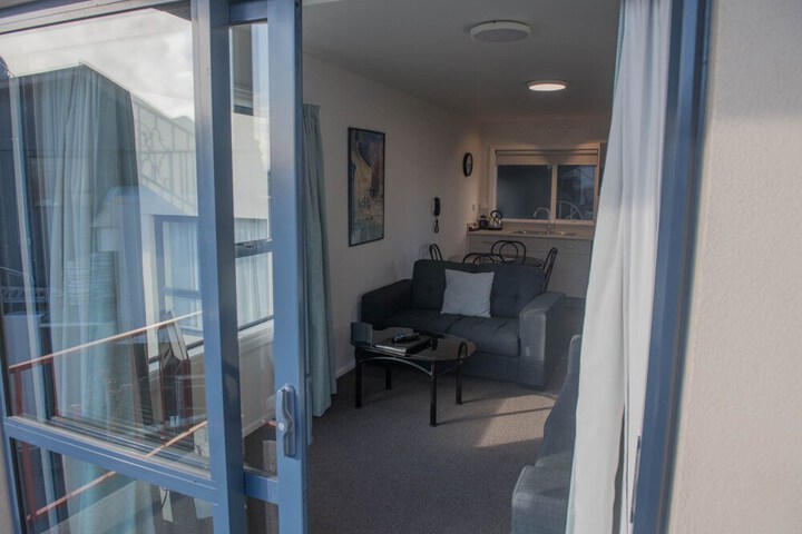 Room 2 of 48