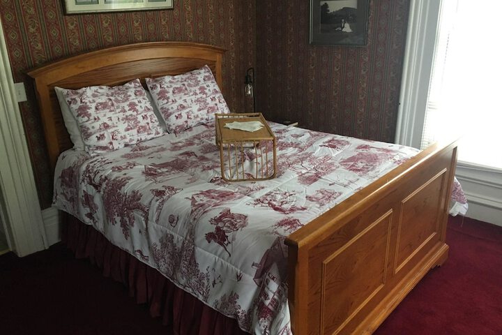 Basic Room 1 Queen Bed (18 of 18)