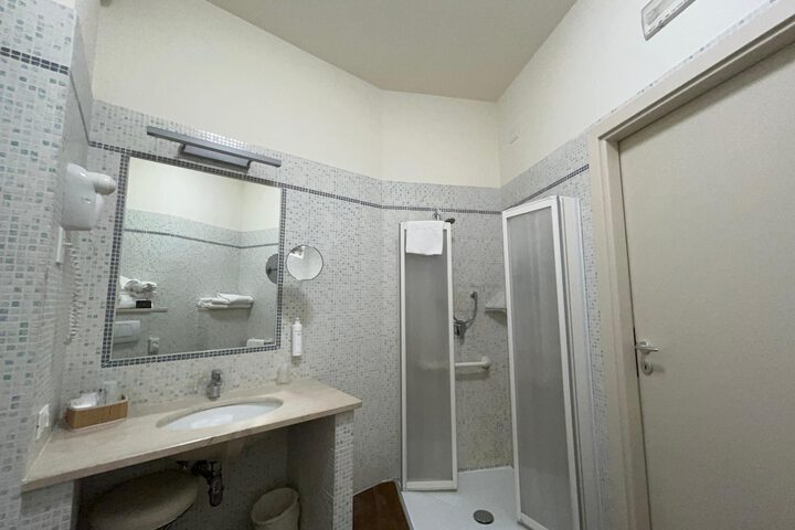 Room 20 of 29