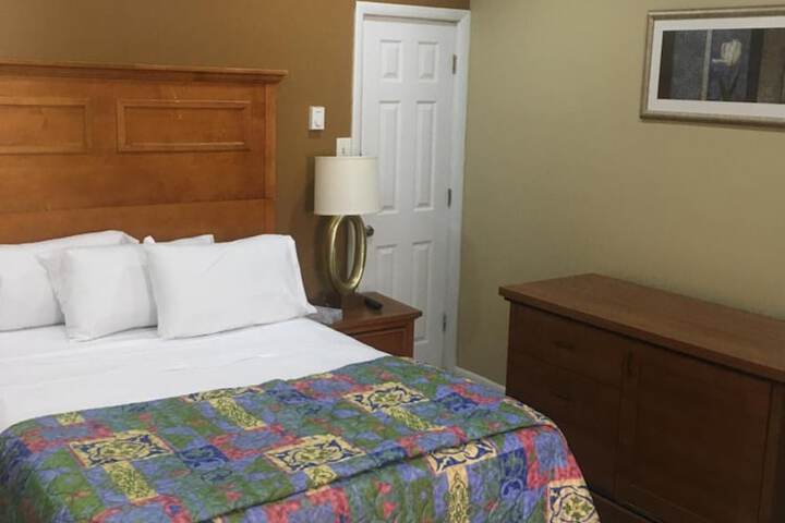 Room 10 of 19