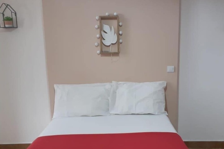 Room 5 of 8