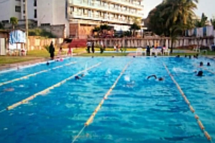 Pool 4 of 6
