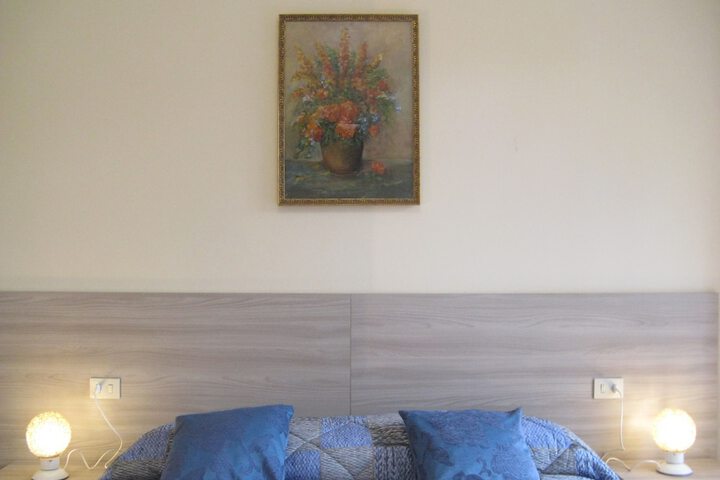 Room 11 of 136