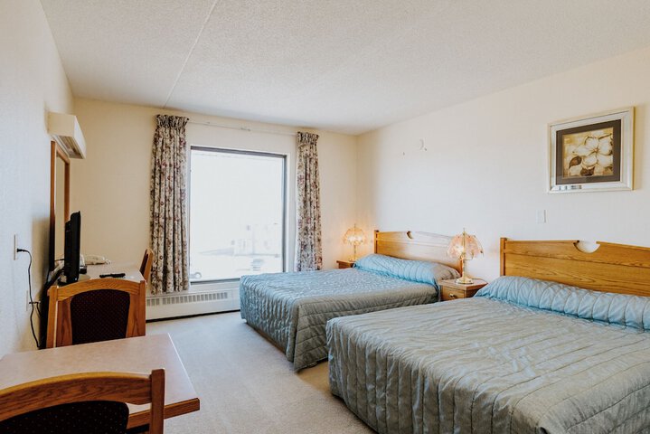 Room 4 of 9