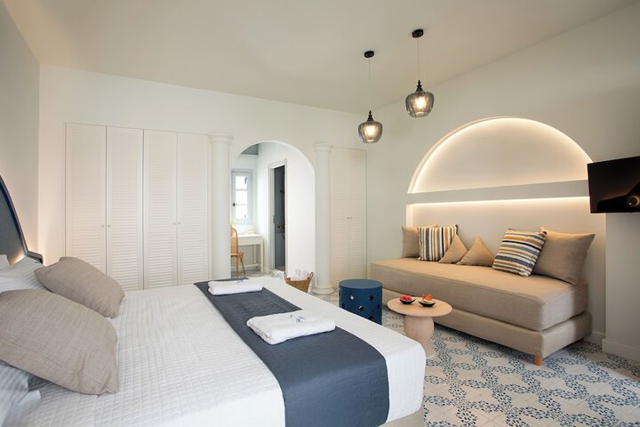 Room 102 of 277