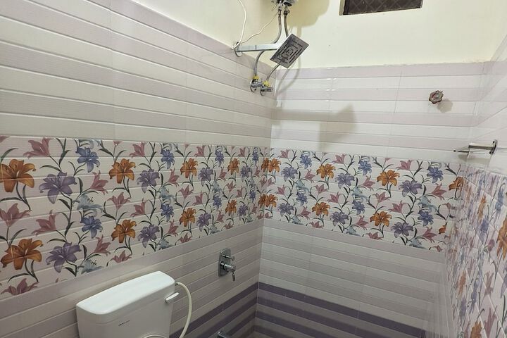 Room 8 of 11