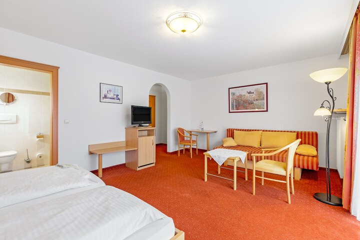 Room 26 of 107