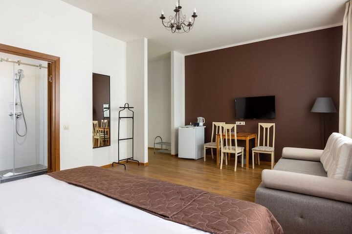 Room 19 of 36