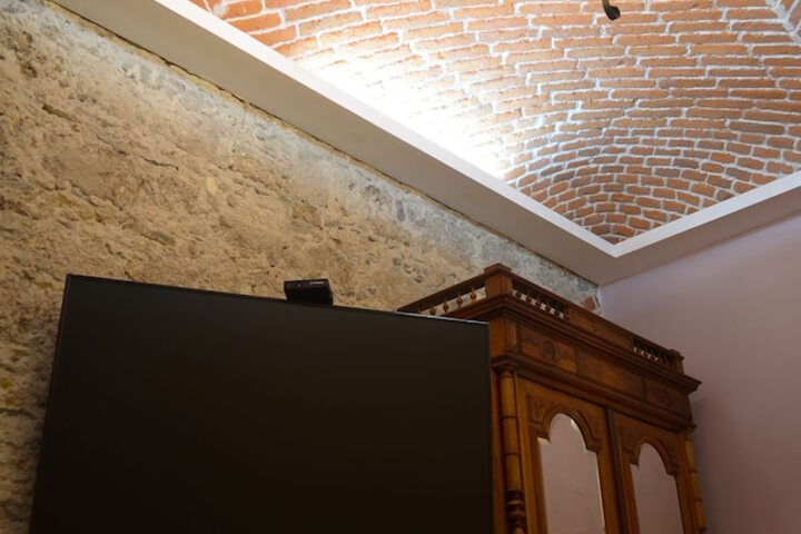 Room 9 of 47