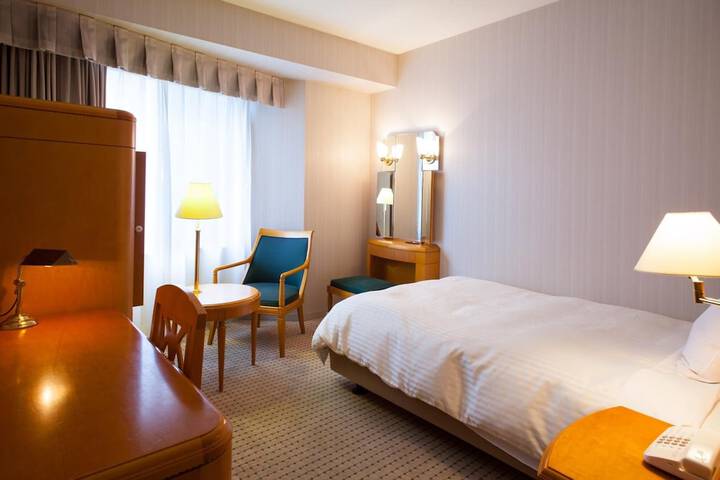 Room 16 of 77