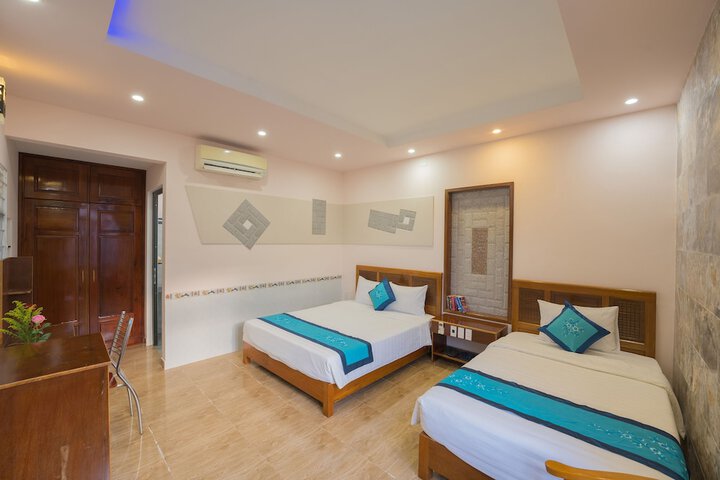Room 6 of 27