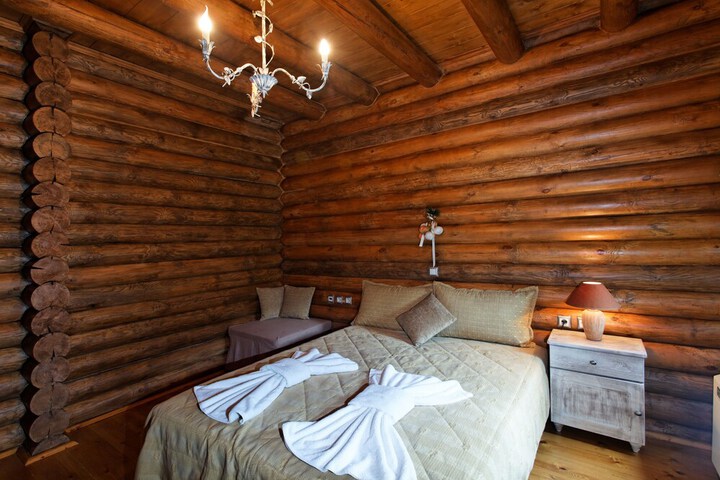 Room 15 of 44