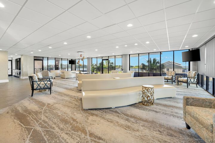 Entrance & Lobby