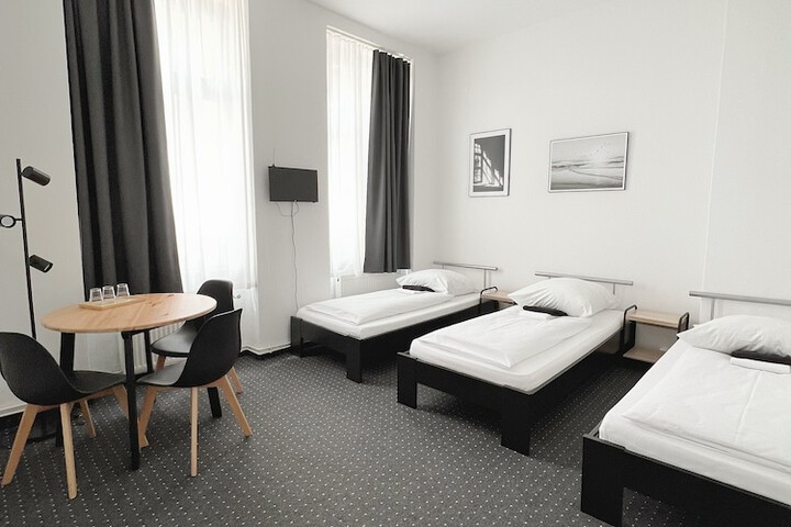 Room 21 of 37