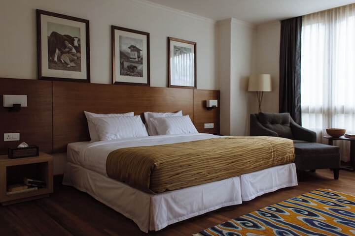 Room 13 of 33