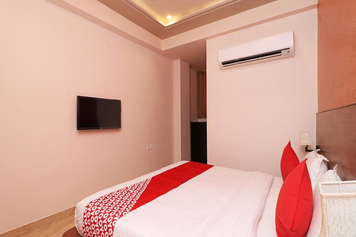 Room 16 of 35