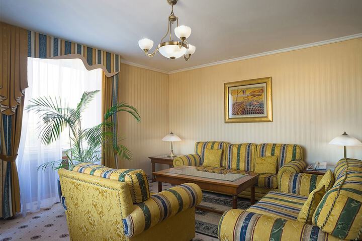Room 43 of 219