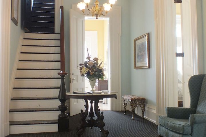 Ballroom/Hall 33 of 58