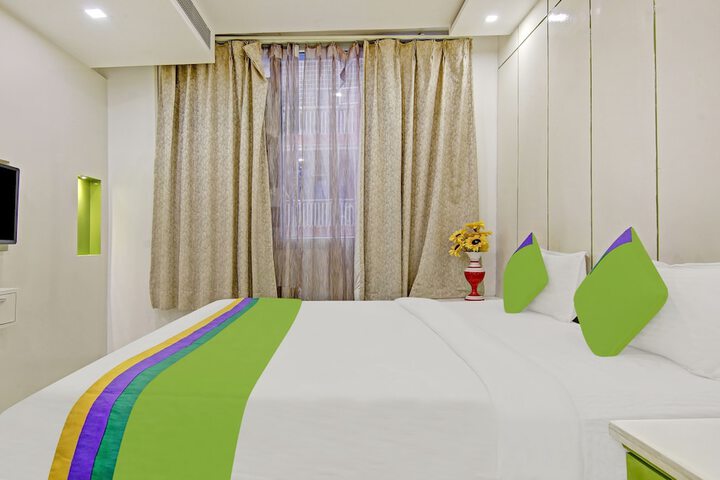 Room 16 of 38