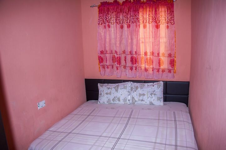 Room 5 of 10