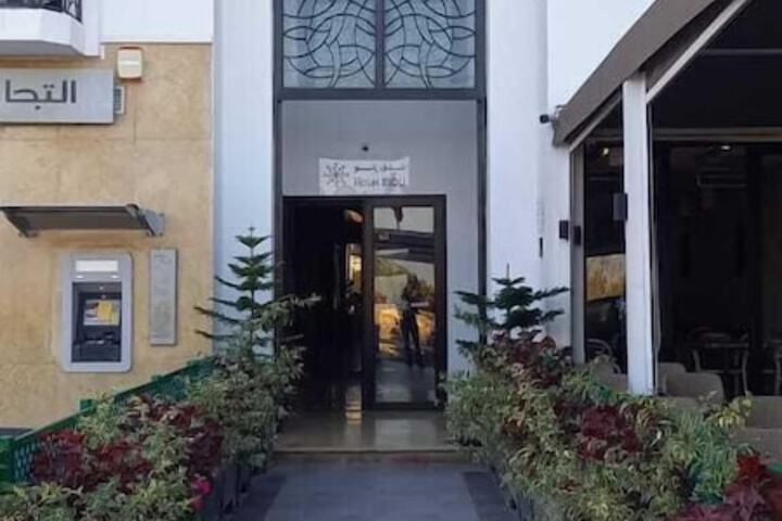 Hotel 77 of 78