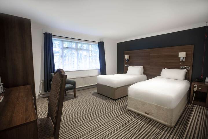 Room 15 of 114