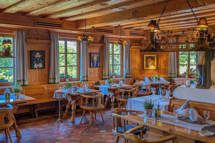 Dining 47 of 72