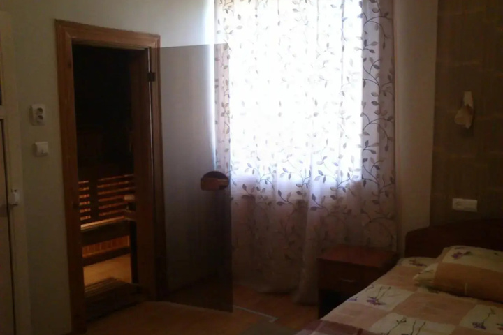 Room 2 of 8