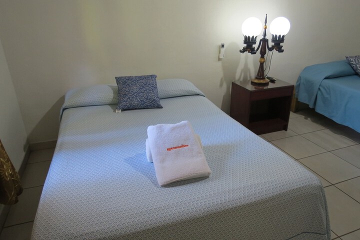 Room 52 of 174