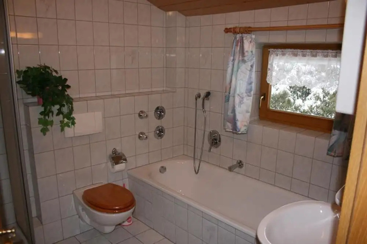 Room 8 of 15