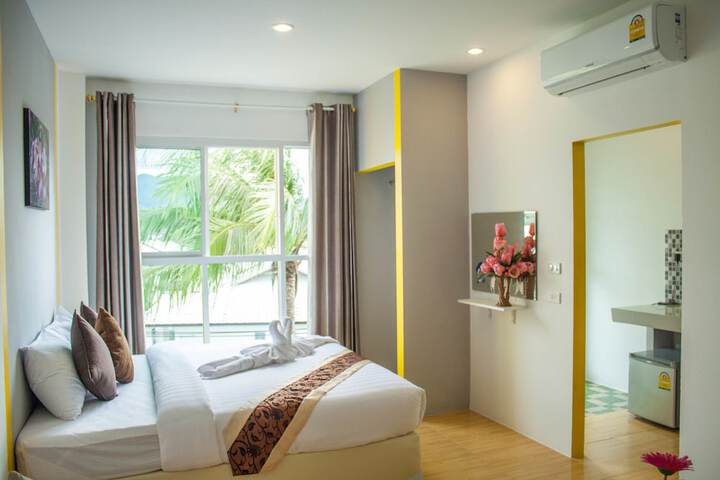 Room 5 of 13