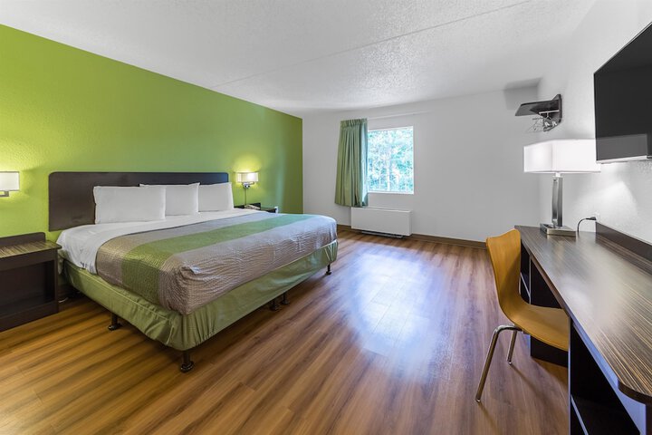 1 King Bed (7 of 13)