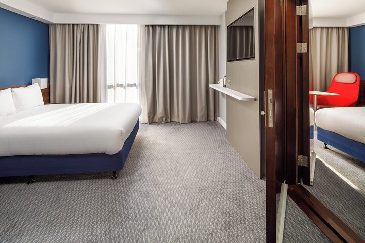 Room 9 of 44
