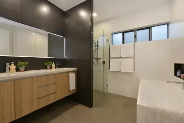Room 8 of 25