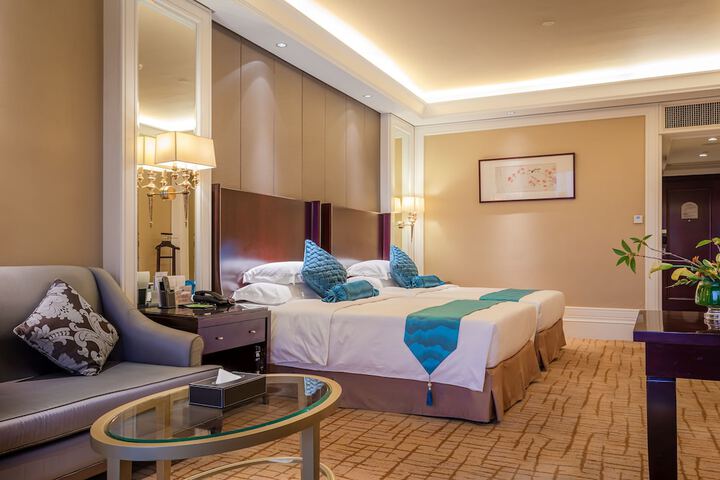 Room 15 of 65