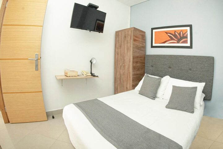 Room 16 of 62