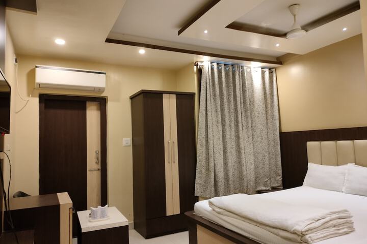 Room 42 of 150