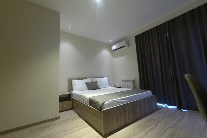 Room 7 of 40