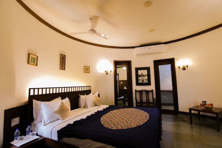 Room 5 of 40