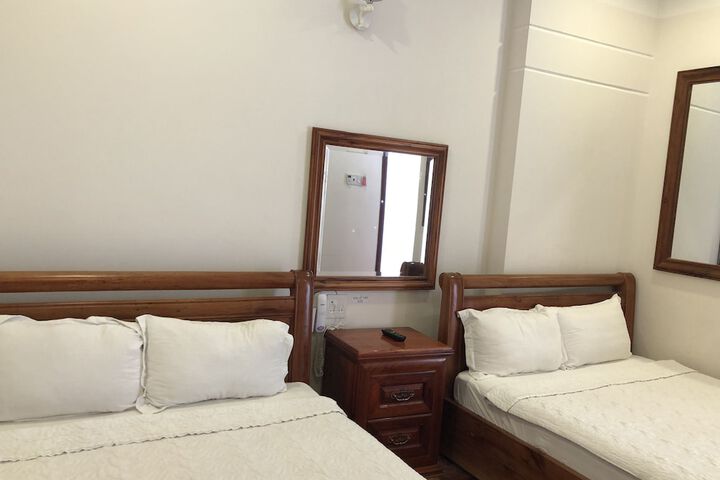 Room 10 of 25