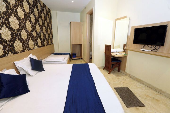 Room 9 of 23