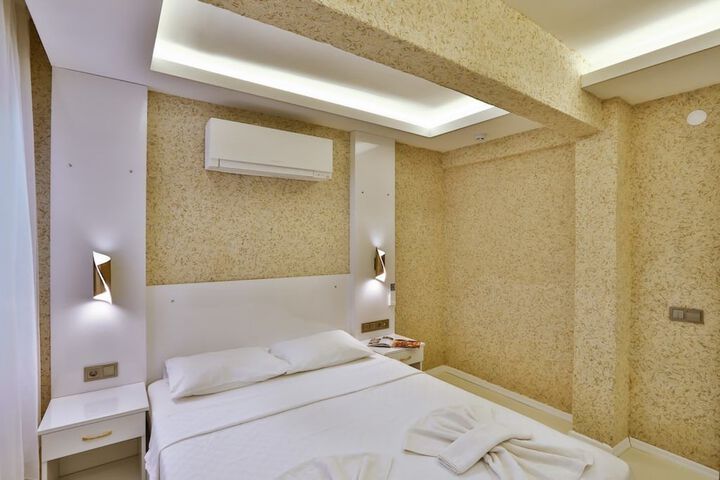 Room 5 of 26