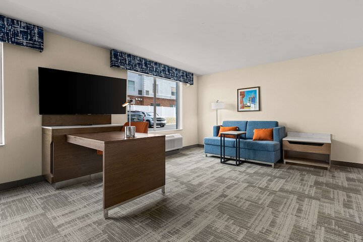 Room 17 of 34