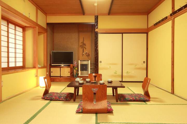 Room 7 of 47