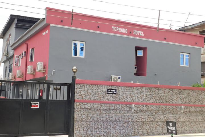 Toprano Hotel