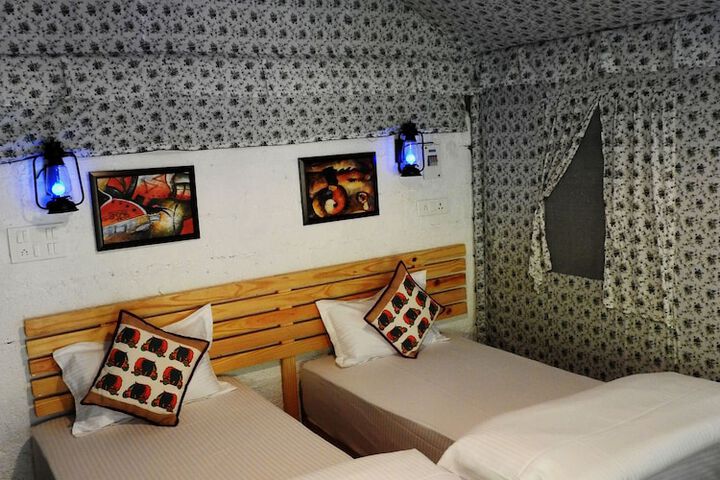 Room 3 of 12