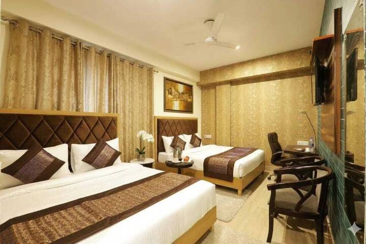 Hotel Peridot Near Delhi Airport in New Delhi