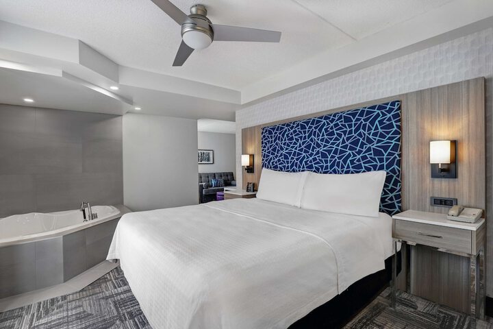 Room 10 of 46